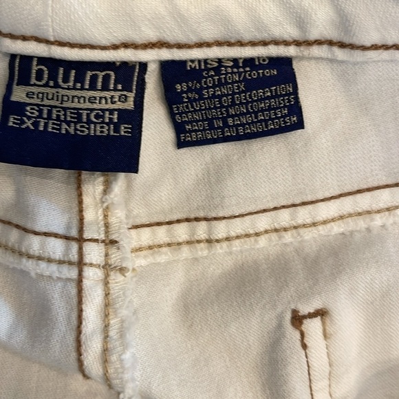 BUM equipment size 16 Missy white flare jeans with zip and embroidered pockets - Picture 3 of 8